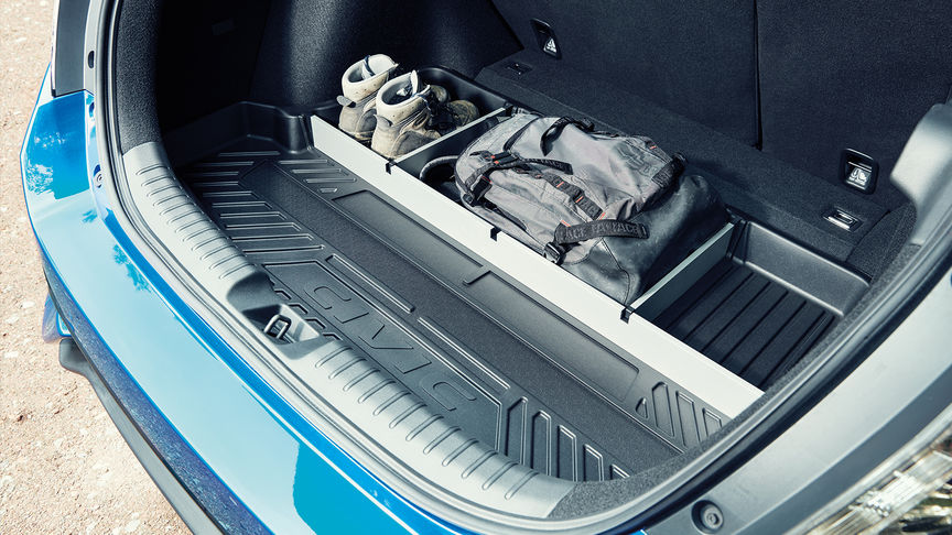 Gros plan de l'arrière de la Honda Civic 5 portes avec le pack Coffre.