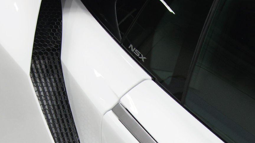 Gros plan des prises d'air latérales