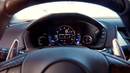 Gros plan du compteur de vitesse