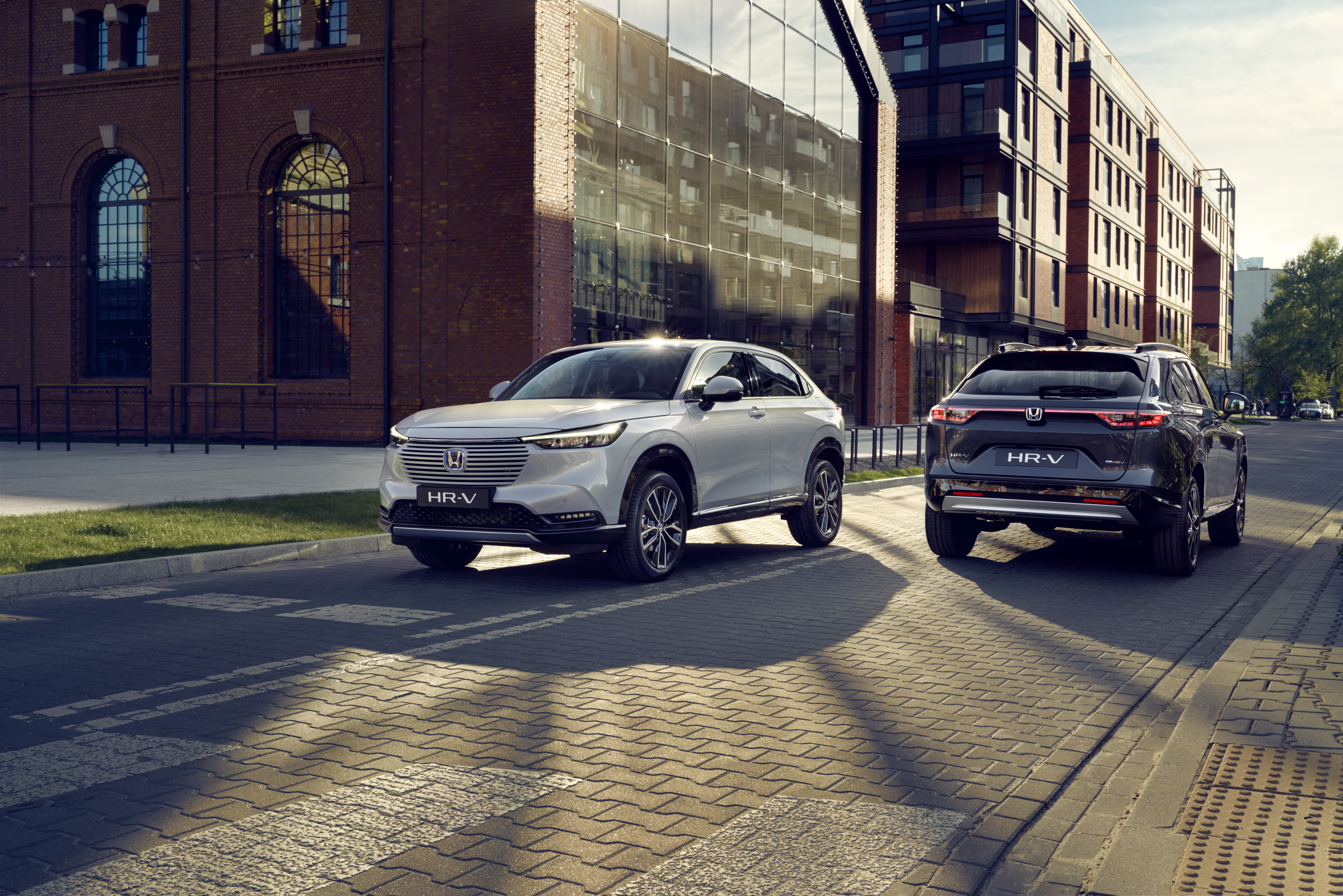2 Honda HR-V