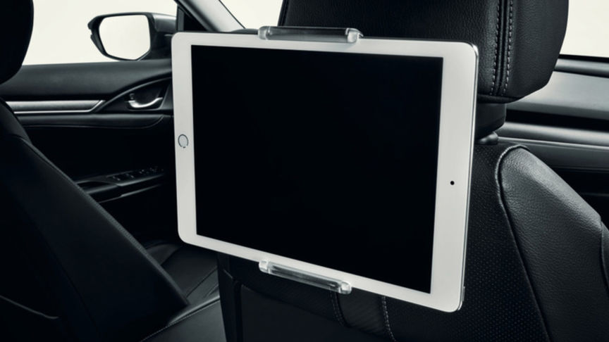 Vue de l'intérieur de la Honda Civic 5 portes avec support de tablette.