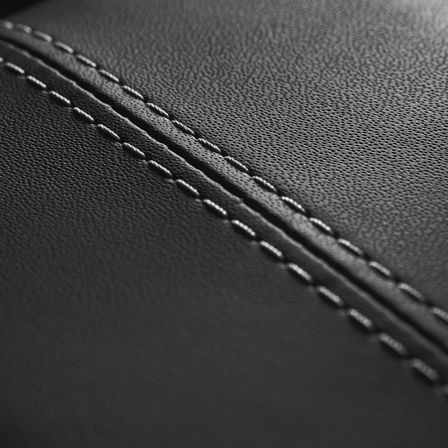 Vue latérale du design des sièges en cuir de la Honda Civic 5 portes