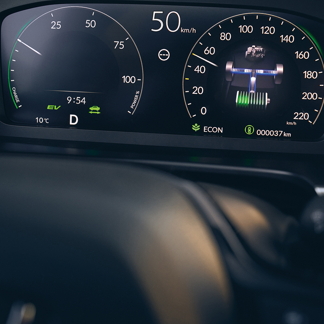 Gros plan sur l'affichage numérique du conducteur du Honda CR-V Hybrid.