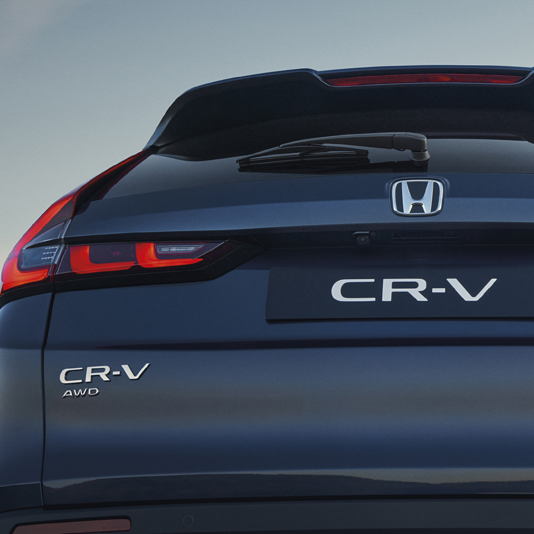 Gros plan sur l'arrière du Honda CR-V Hybrid.