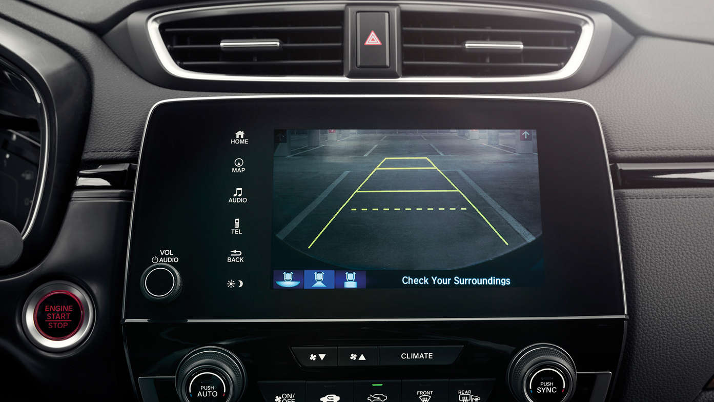 Gros plan sur la caméra de recul du Honda CR-V.