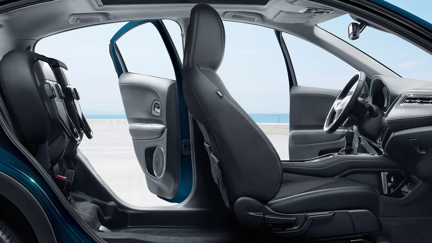 Vue latérale sur les sièges du Honda HR-V.