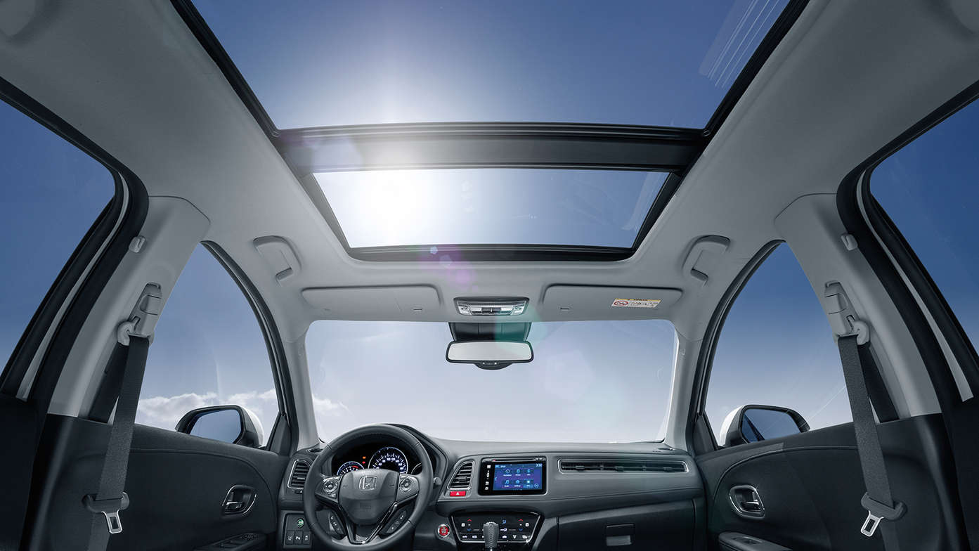 Vue de l'habitacle et de l'éclairage du Honda HR-V.