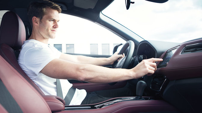 Démonstration de l'application AHA sur le Honda HR-V Sport.