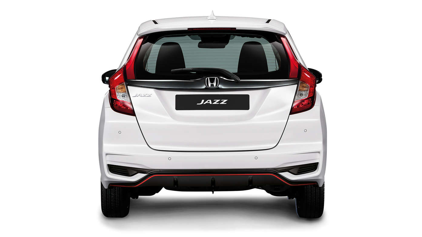 Vue avant de la Honda Jazz Dynamic.