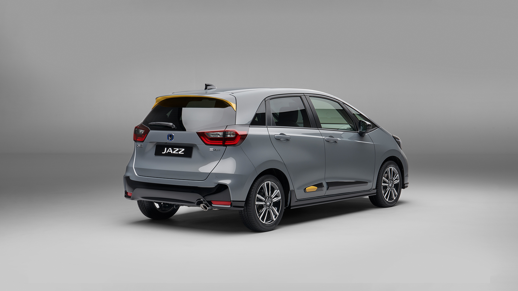 La Honda eSymo face à un mur aux couleurs vives