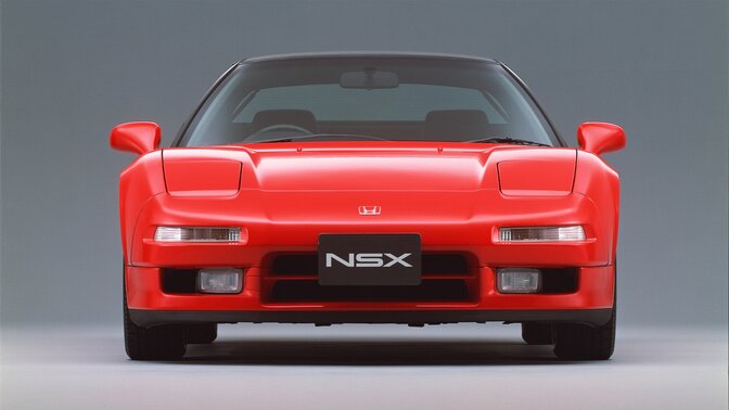 Vue avant de la Honda NSX, photo studio.