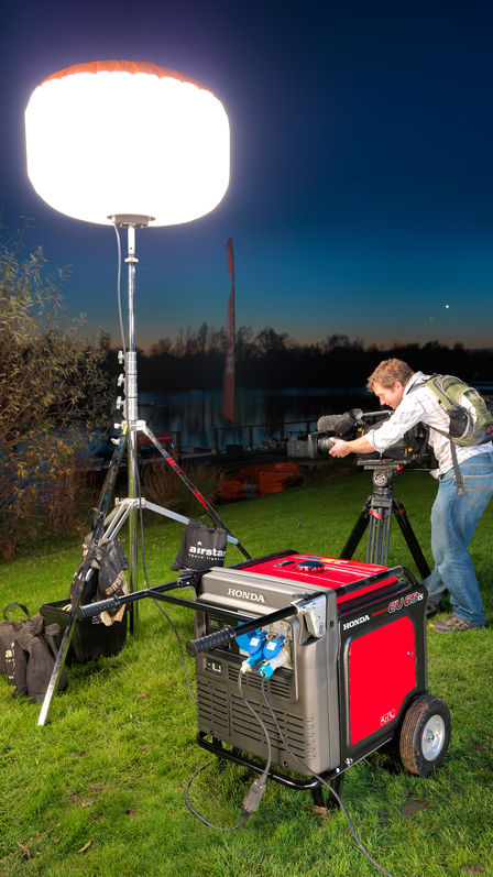 Groupe &eacute;lectrog&egrave;ne Endurance High-Tech utilis&eacute; par un mod&egrave;le.