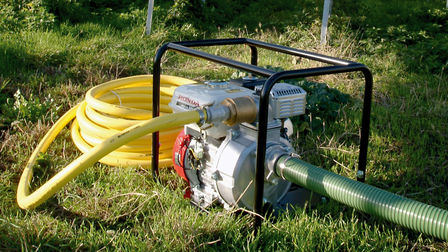 Vue rapprochée d'une pompe haute pression.