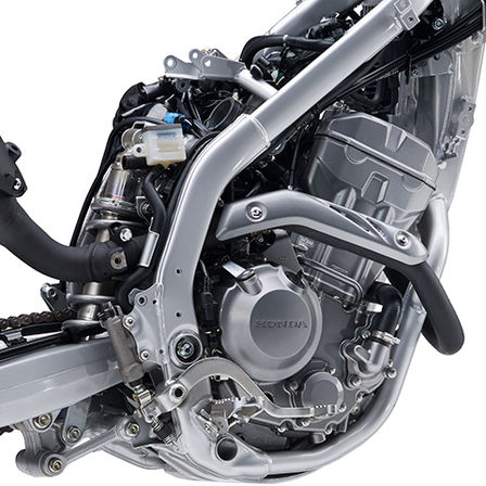 Sportive CRF250L gros plan sur le moteur