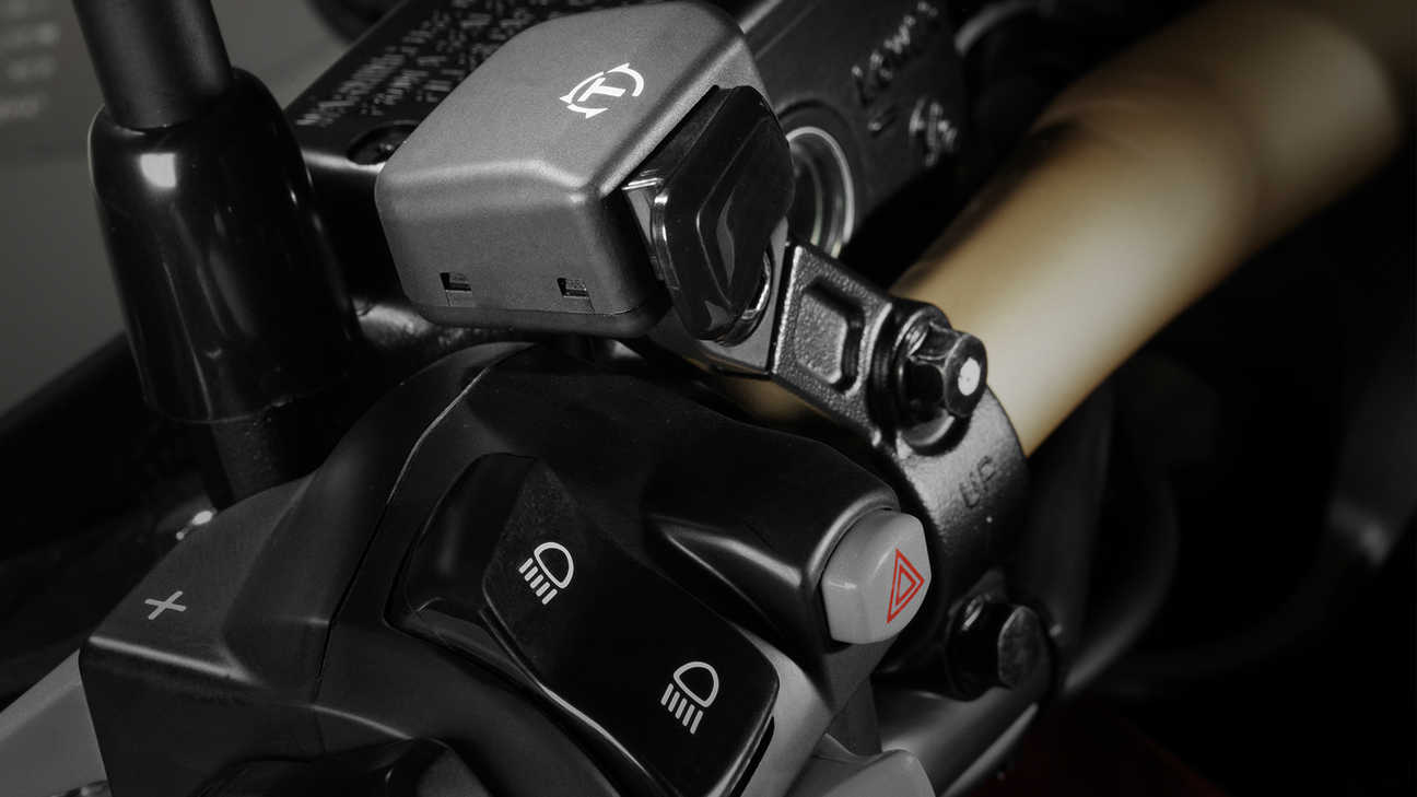 Gros plans sur le système de contrôle de couple du Crossover X-ADV.