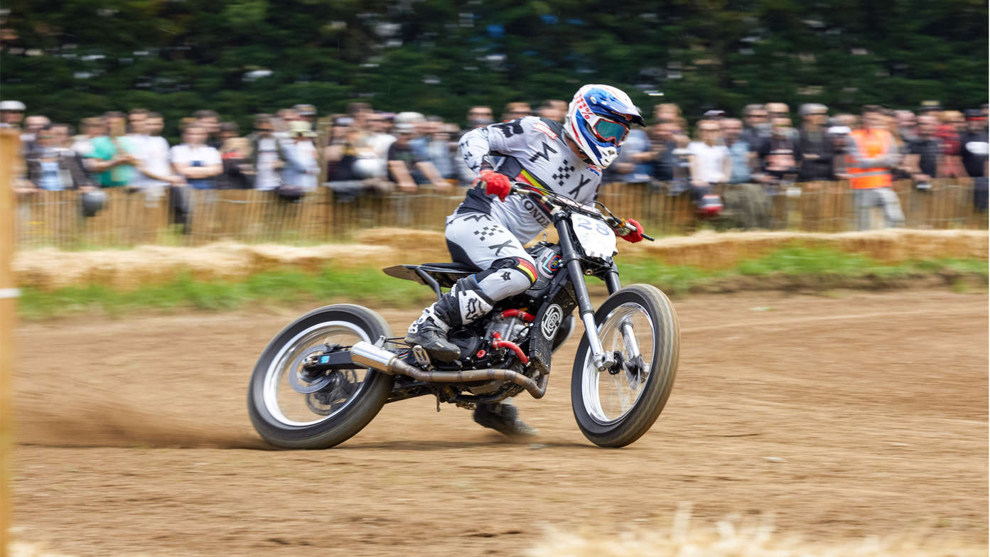 La CRF450 Flat Tracker sur la piste.