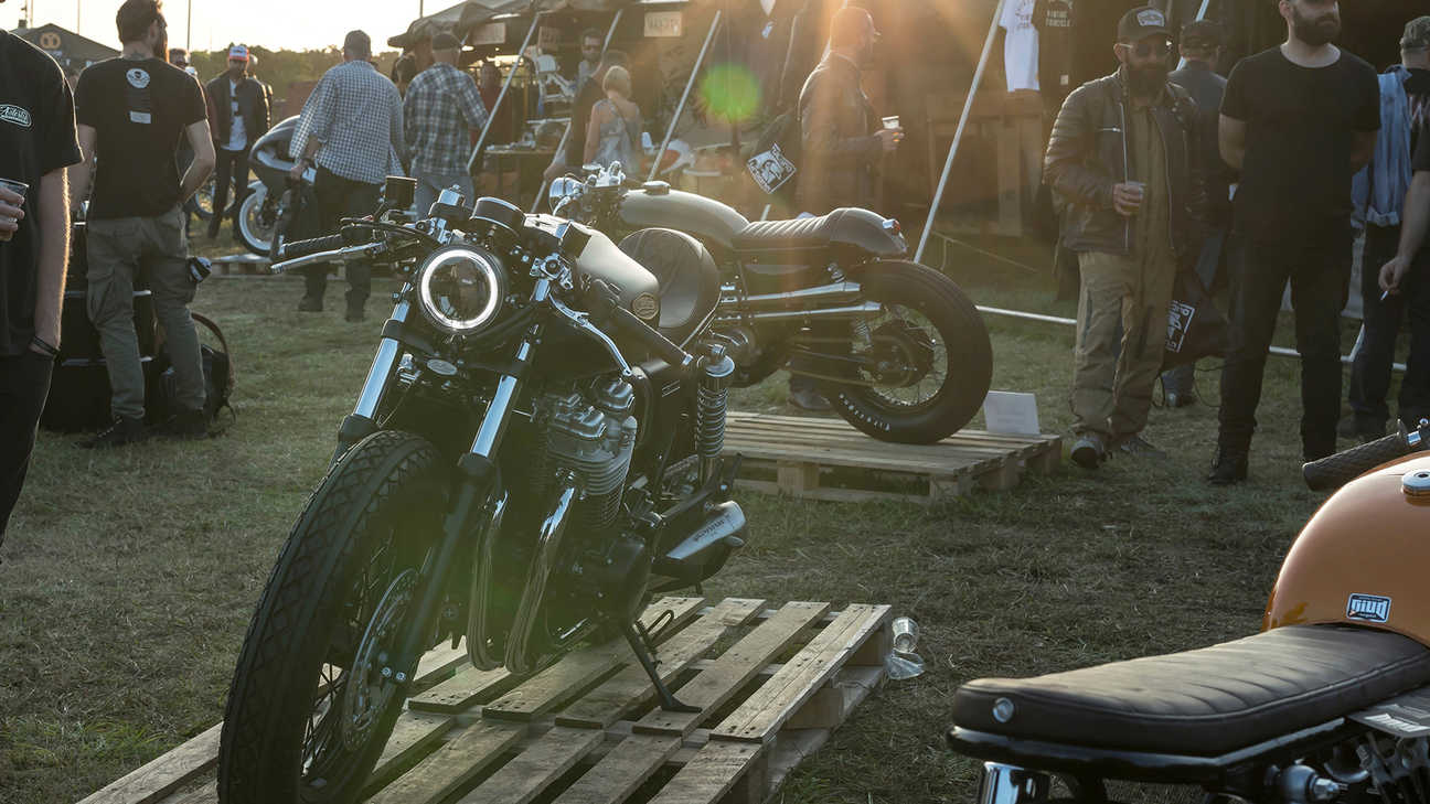 CB1100EX Hedo préparée par South Garage.