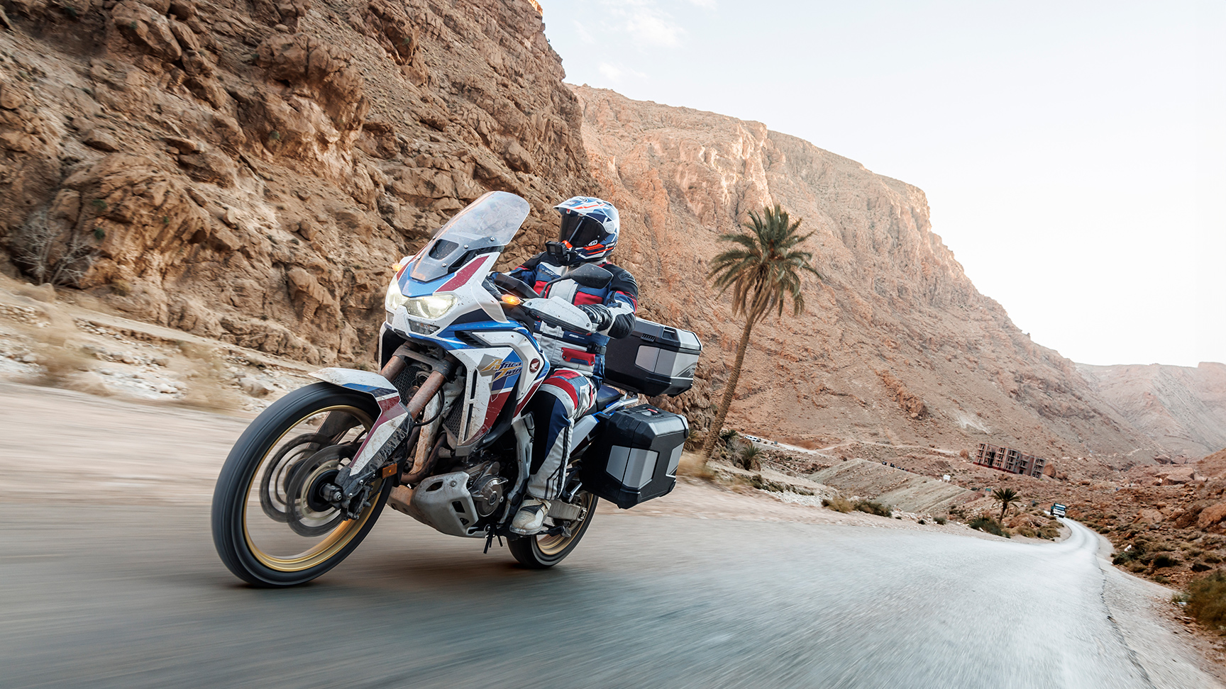 Africa Twin off-road avec pack Touring et motard.