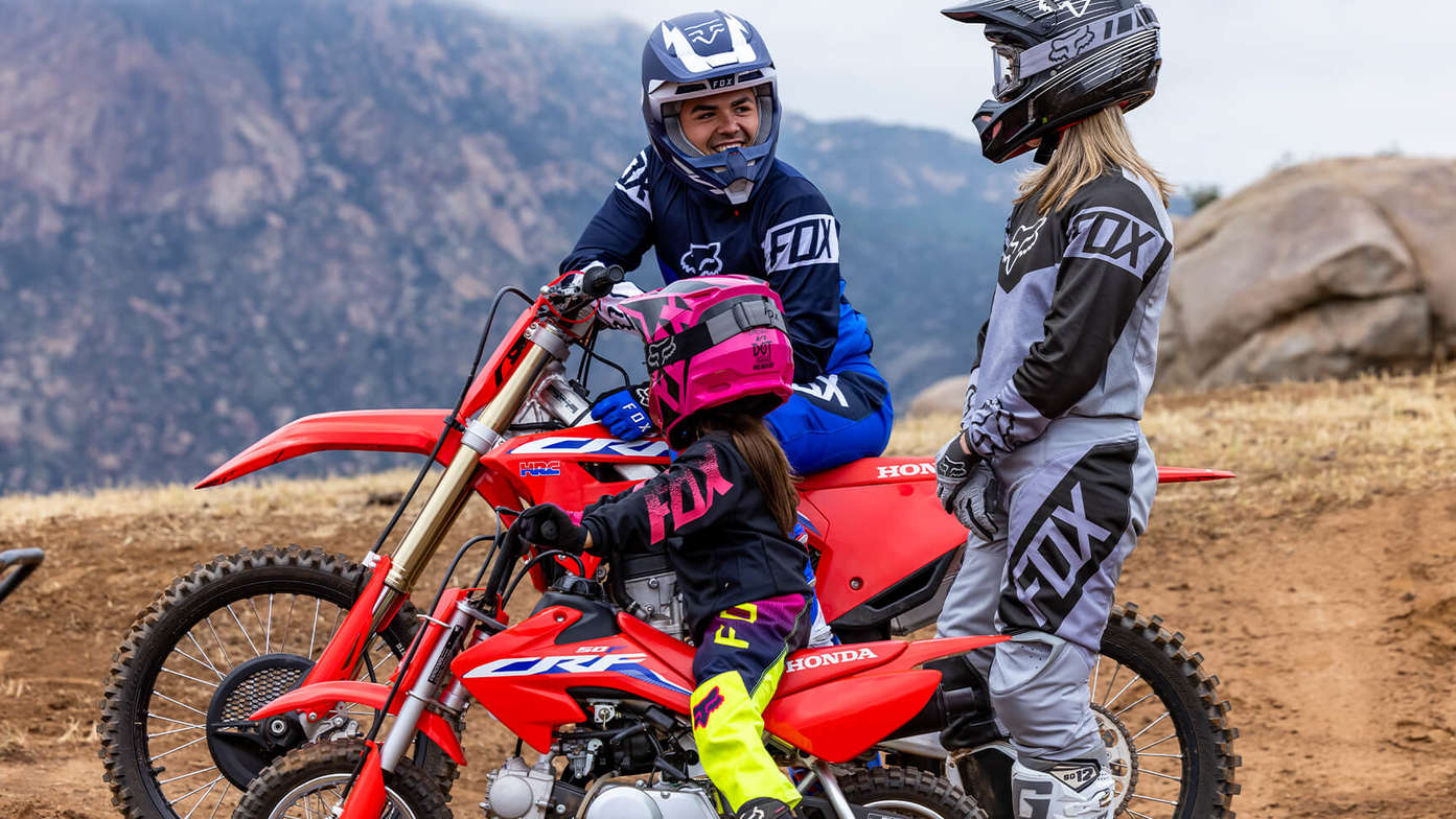CRF50F Apprentissage du tout-terrain moto