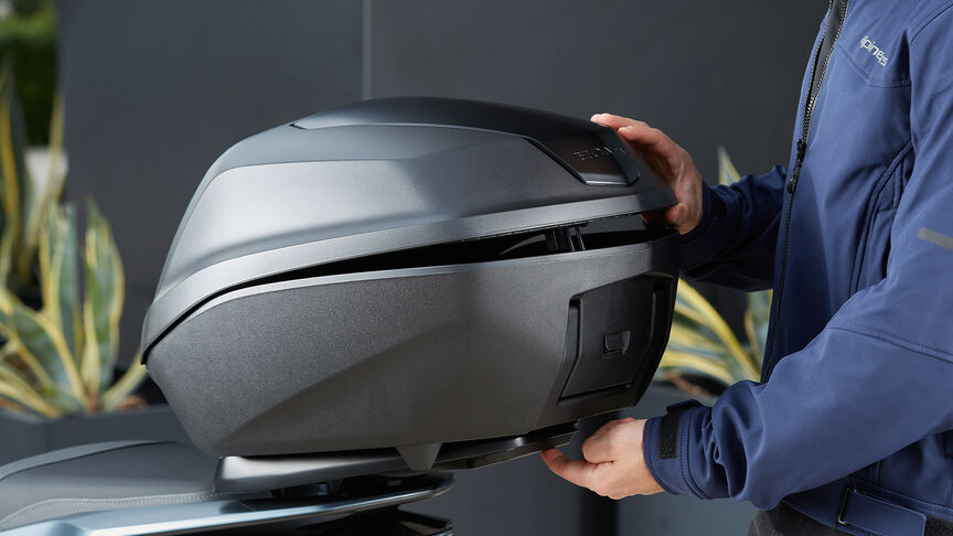 Honda NC750X sur route forestière 