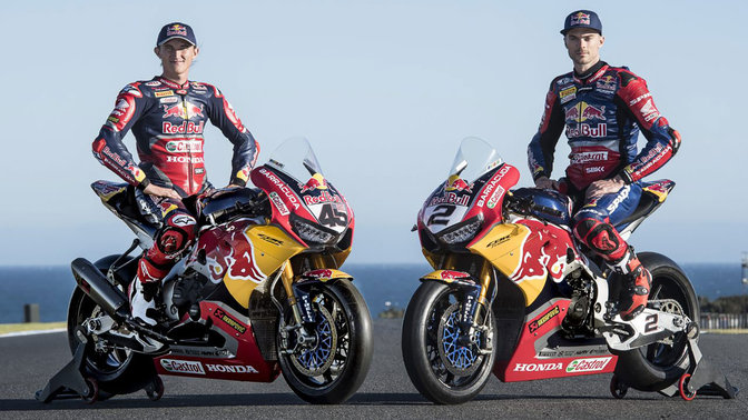Deux pilotes Honda sur les Honda Fireblade WSBK.