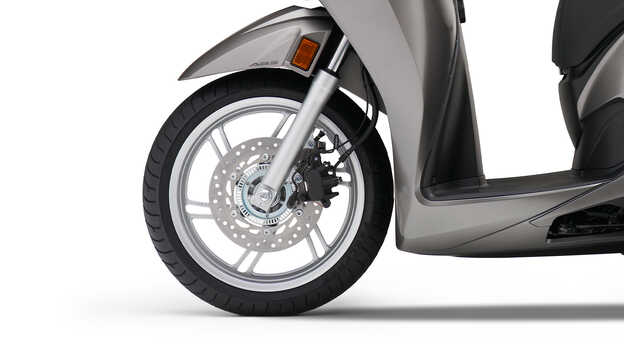 Honda SH350i - Roues avant et arrière 16 pouces, suspension haute qualité et freinage ABS