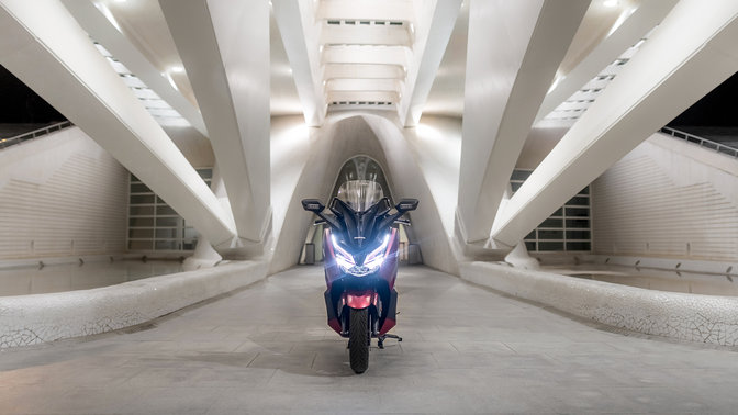 Vue de face du scooter Forza&nbsp;125