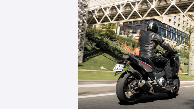 NC750X et conducteur