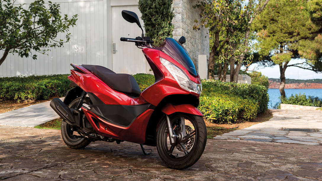 Honda-Scooter-PCX150-En situation-Rouge Pearl Siena-Statique