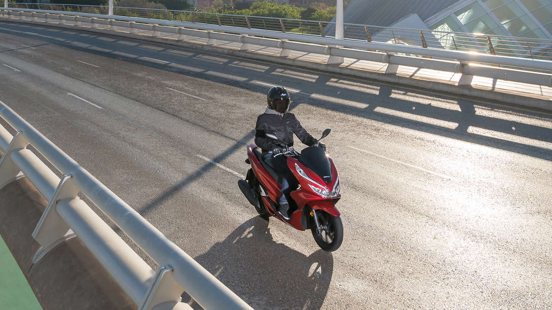 Conduite du scooter PCX125 en ville