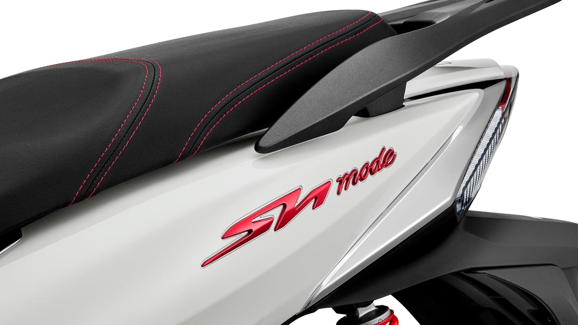 Vue arrière trois quarts du SH Mode 125 montrant le cadre