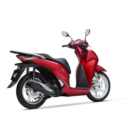 Honda-SH125i, vue de trois quarts arri&egrave;re droit, mod&egrave;le rouge