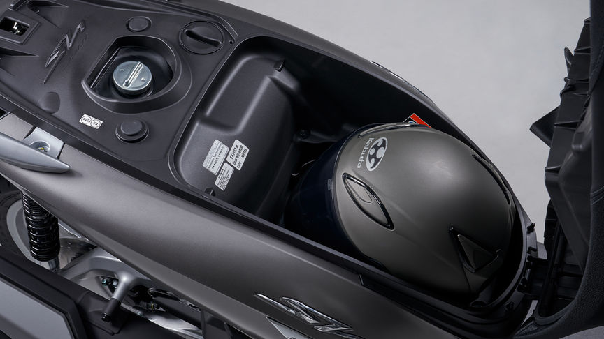 Honda SH350i - Vaste espace de rangement et commodité de la Smart Key
