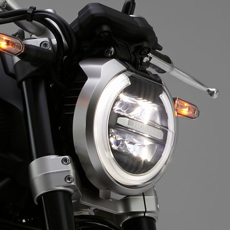 Vue rapproch&eacute;e du phare de la Honda Neo Sports Caf&eacute; CB1000R.