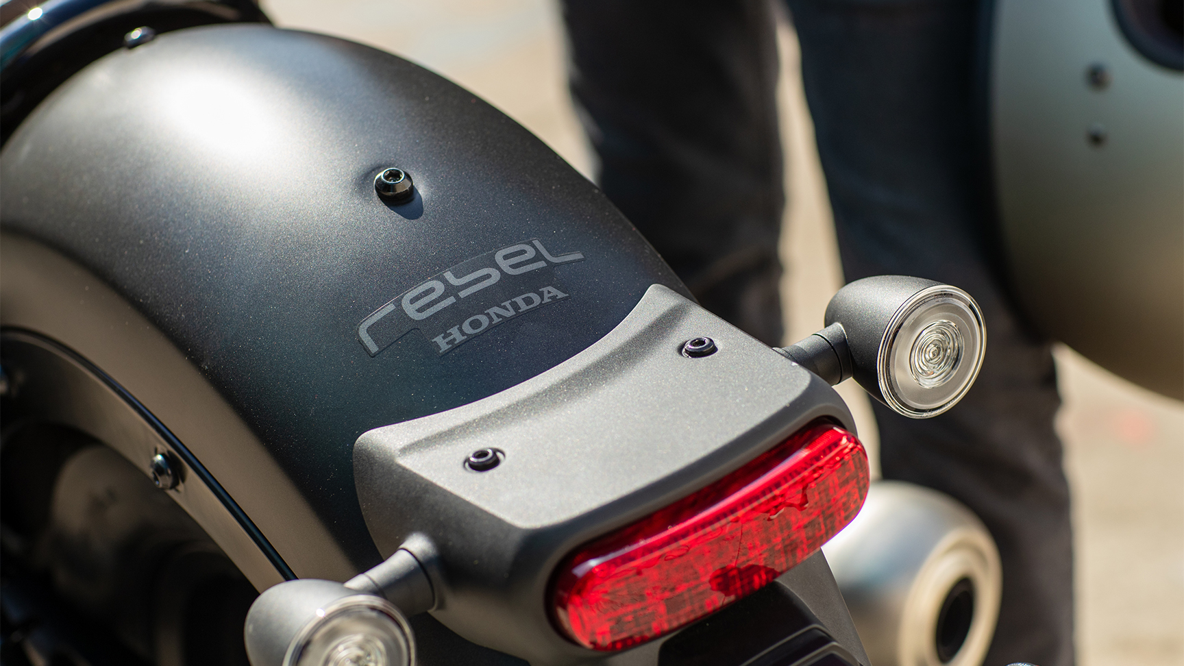 CMX500 Rebel avec deux pilotes