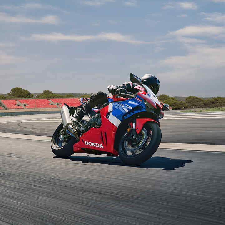 Honda CBR1000RR-R Fireblade au sommet du circuit