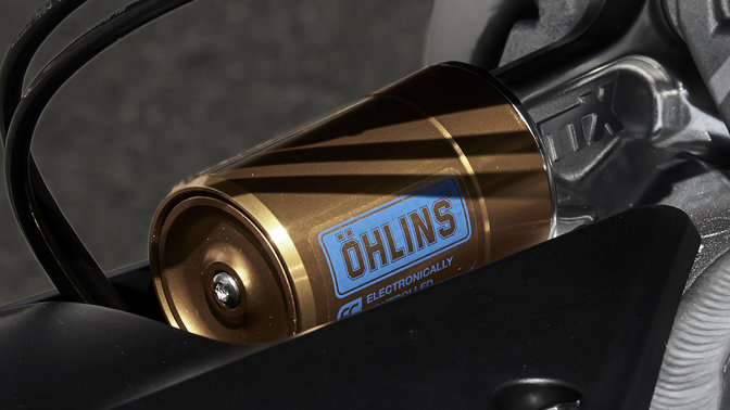 Gros plan sur l'amortisseur S-EC.