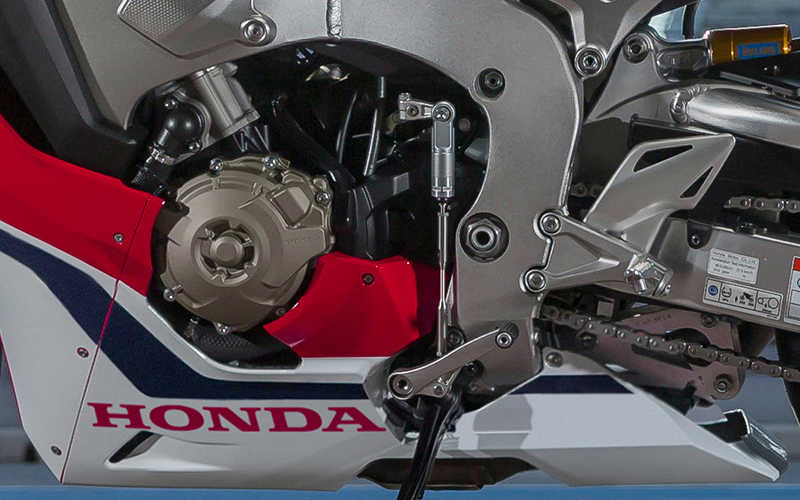 Gros plan sur le moteur de la CBR1000RR Fireblade SP