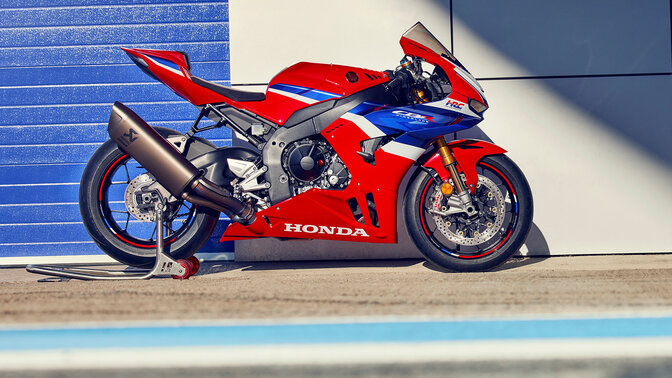 Image statique latérale de la CBR1000RR-R Fireblade.