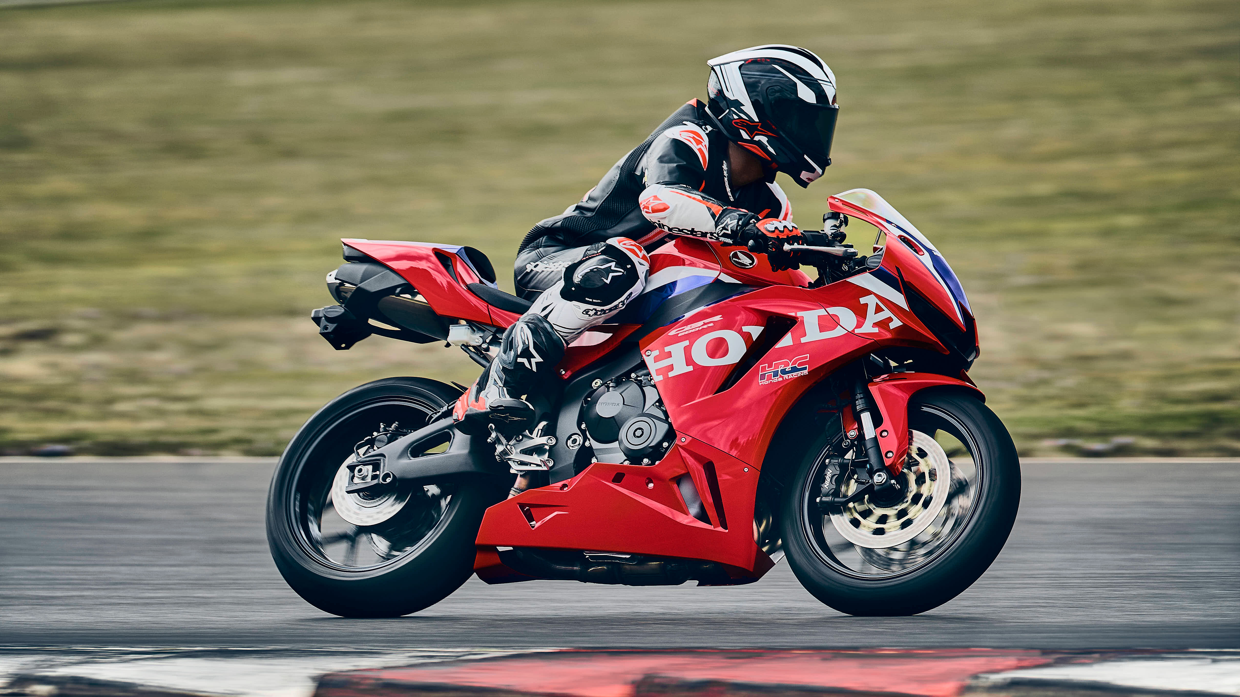 Quickshifter de série pour la CBR600RR.