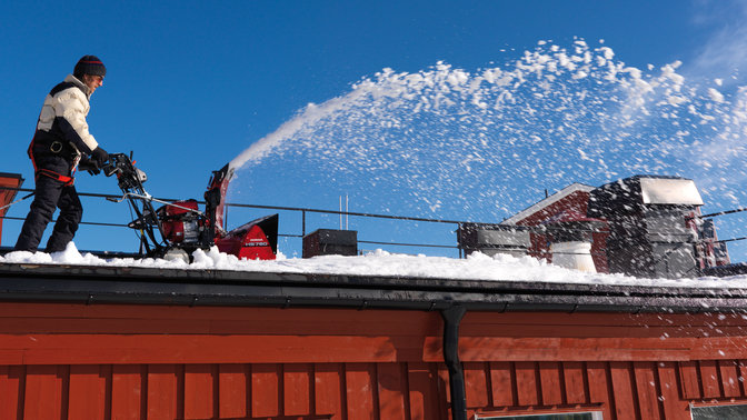 S&eacute;rie 7, utilis&eacute;e par un d&eacute;monstrateur, sur un toit